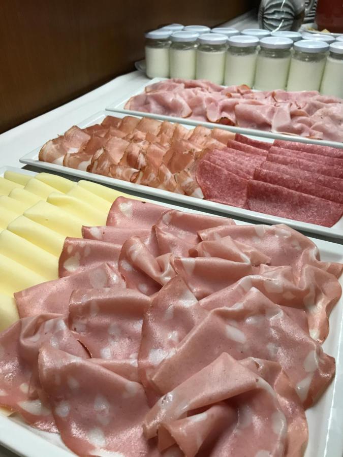 Garni La Vara Корвара ин Бадия Екстериор снимка